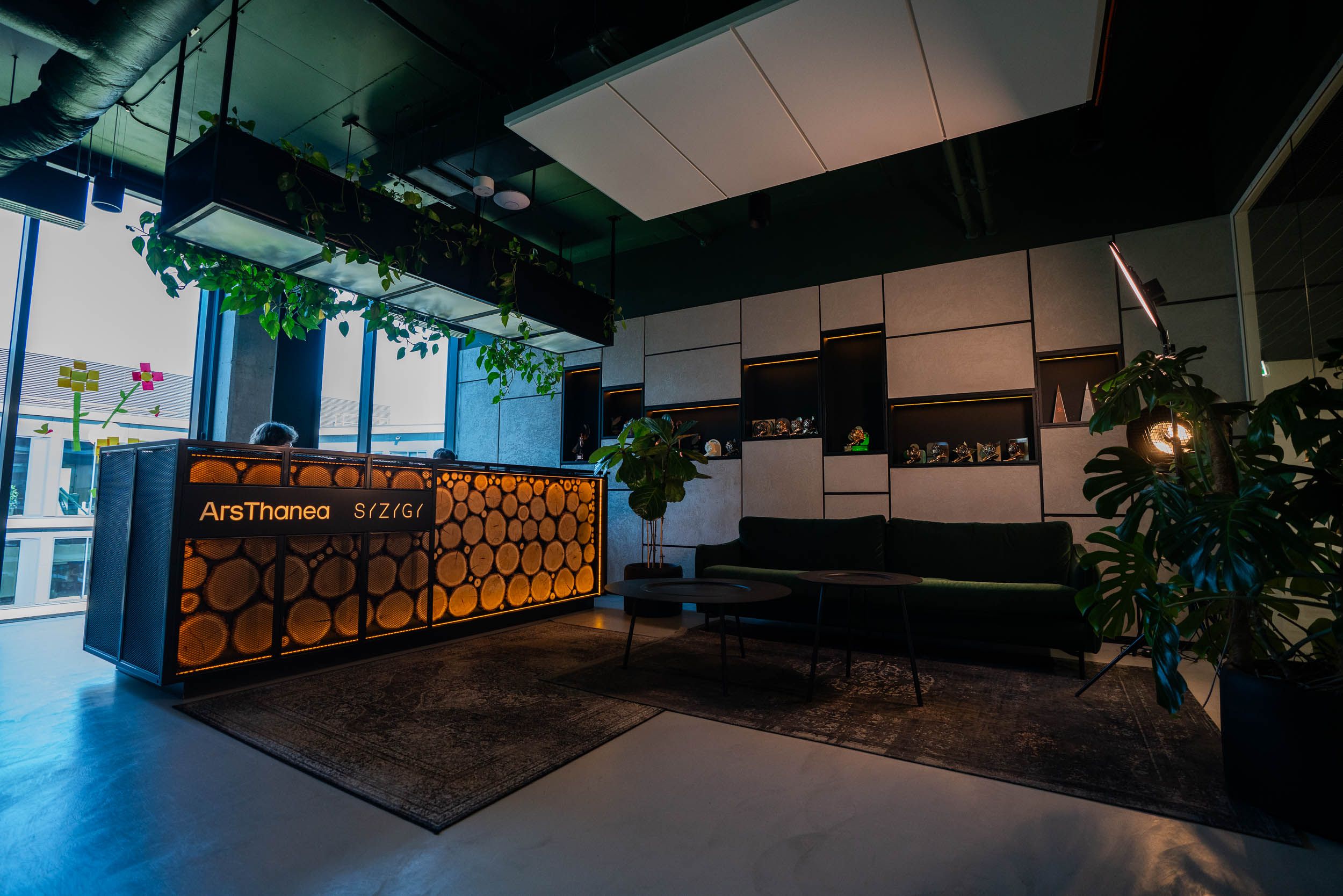 Ars Thanea front desk